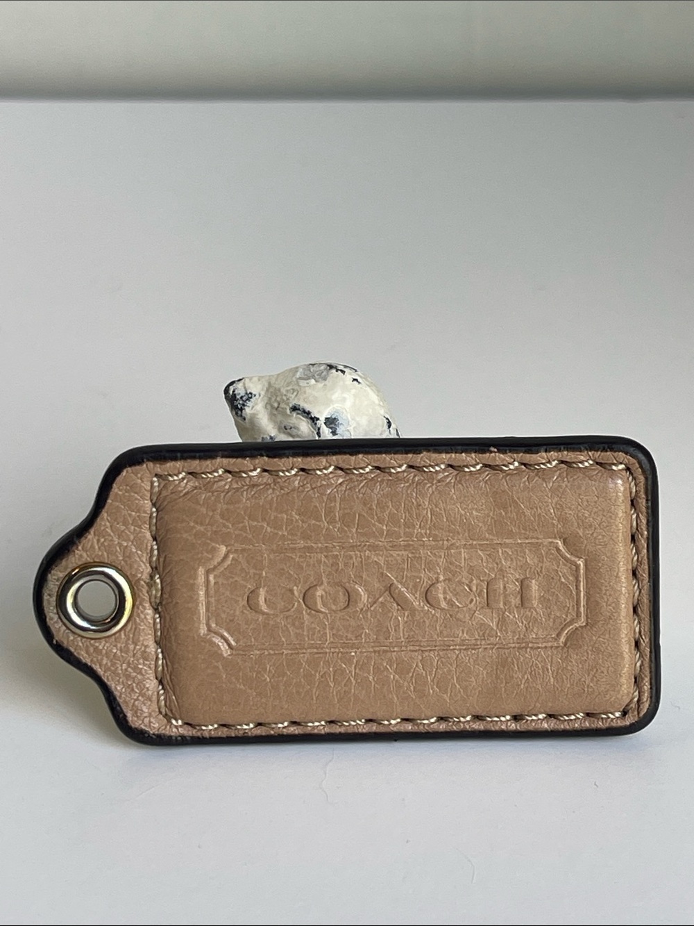 💥4/$25💥 2.5” COACH Leather Fob Bag Charm Keychain
Hang Tag